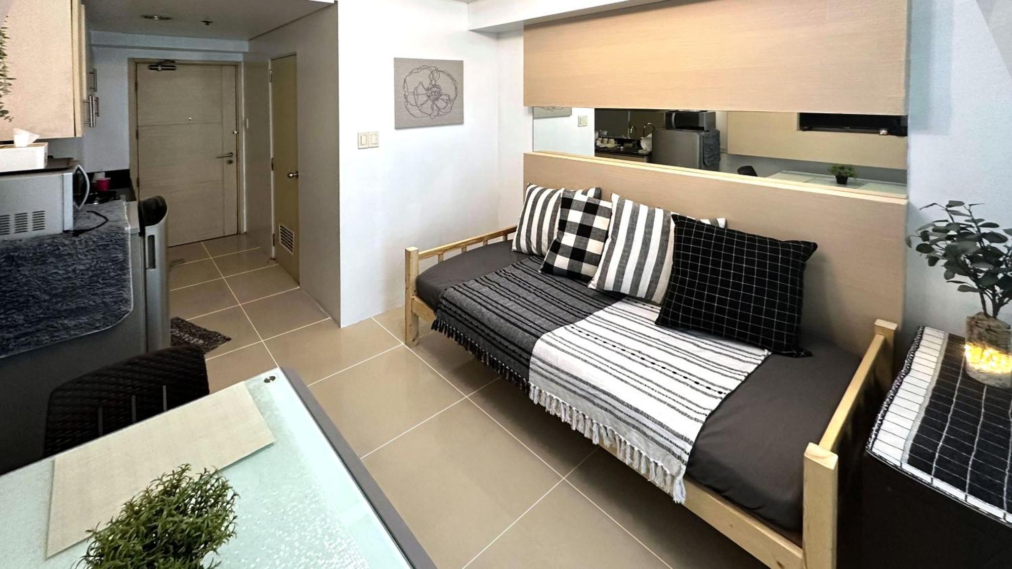 Sea 2-Br Unit With Free Parking Near Mall Of Asia Pasay Exterior photo